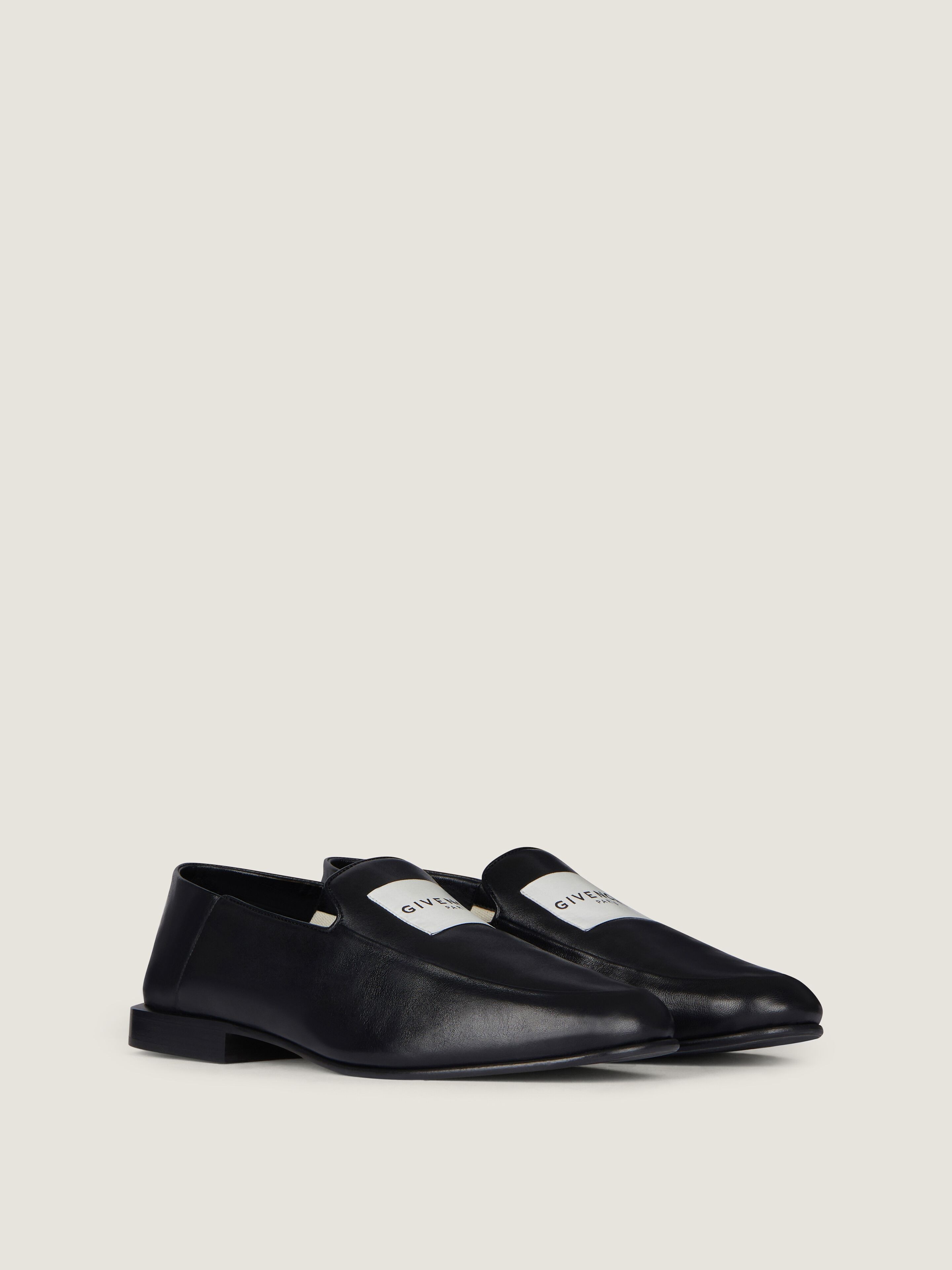 Label loafers in shiny leather